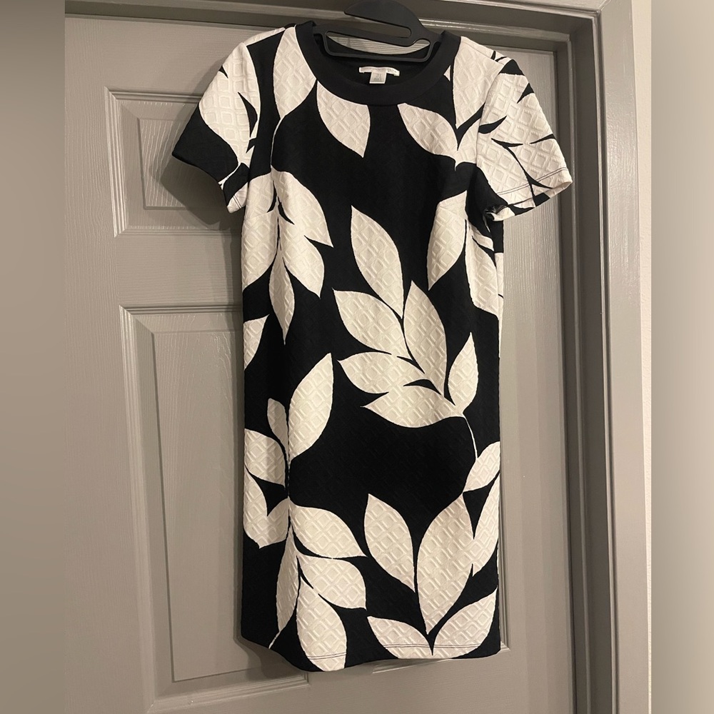 London Times Black and White Print Shift Dress